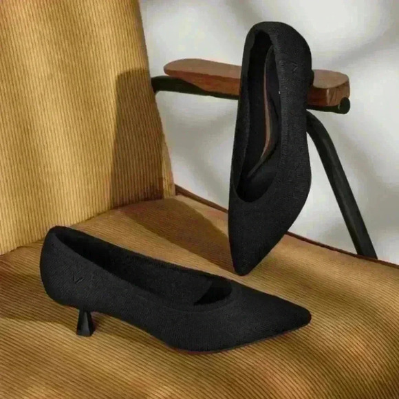 Vivaia Stella Kitten Heel - Size 9.5 | Chic, Comfortable, & Sustainable! 🌿 - Picture 3 of 15